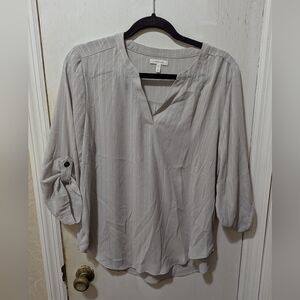 Maurice's Medium 3/4 Sleeve V-neck Light Gray Blouse